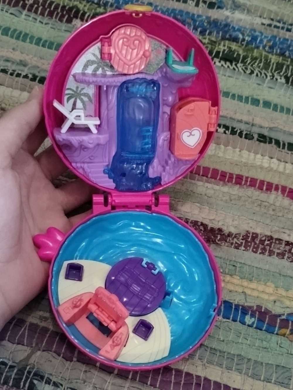 Polly Pocket  Mini Playset - Pink and Purple Portable Toy Dolls Not Included
